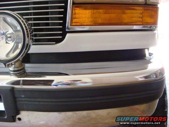 dsc00545.jpg before (lights were just screwed into the grille guard holes while i did this)