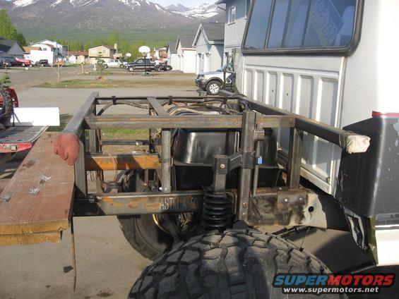 img_1802.jpg bed and rear springs
