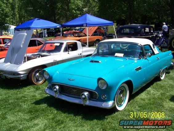 Turquoise 1955-1957 Ford Thunderbird, 3q-front view, at car show