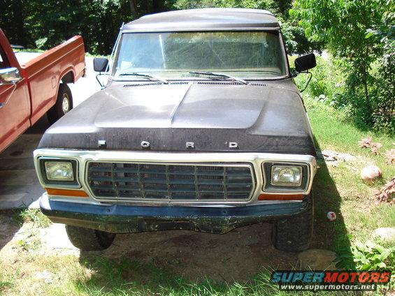 dsc01720.jpg has a 351 modified, with c-6 tranny and stock.  Dana 44 solid front axle and 9" in the rear