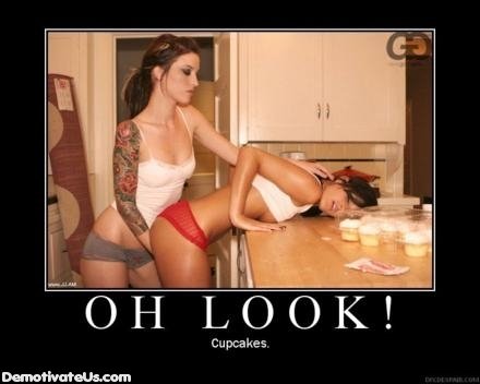 cupcakes.jpg Look... Cupcakes
