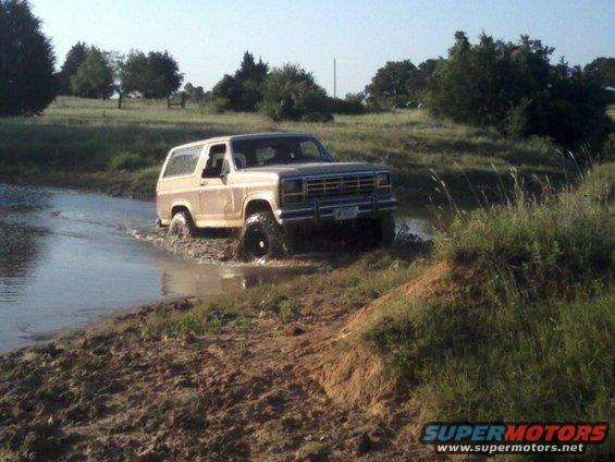 bronco-4.jpg 