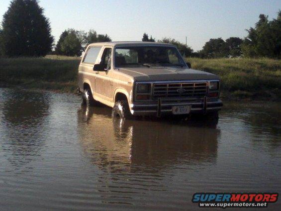 bronco-5.jpg 
