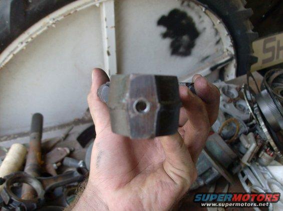 hpim0140.jpg rod oil holes