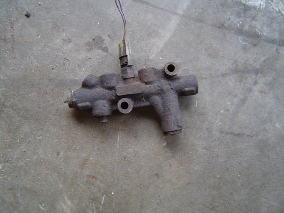 63008-042.jpg '85 Prop valve $20