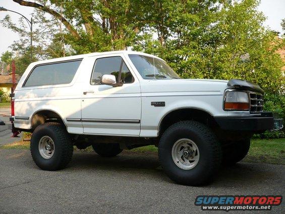White 1992 Ford Bronco side view
