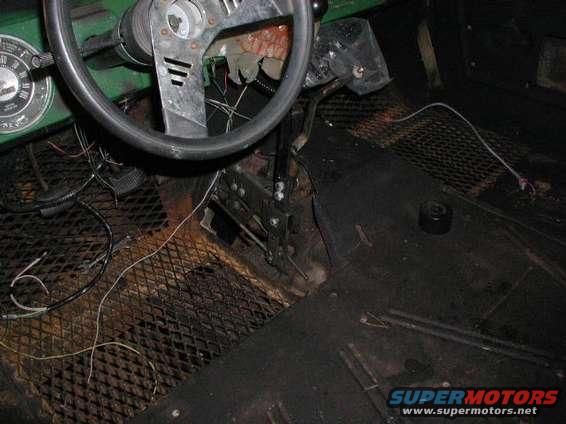 d_floor_shifter.jpg view of the drivers floor and the shifter that I just put in