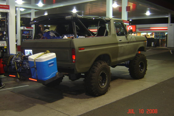 broncofest-2008-006.jpg Getting tank of gas 1/5 of the weekend