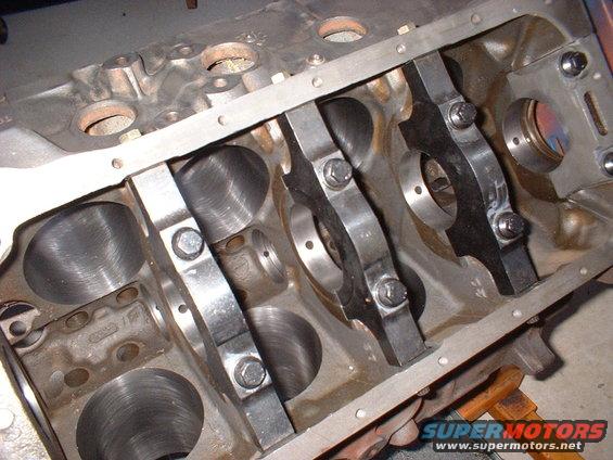 dscf0156.jpg Installed Pro-Gram Engineering caps on # 2/3/4 positions using ARP main bolts and align bored block.