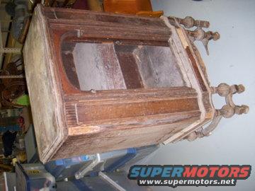 hpim1033.jpg Antique Cabinet

Price: Make an offer