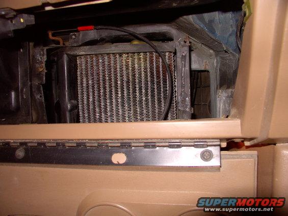 img_0212.jpg There's the culprit causing my mats to get green fluid on them.