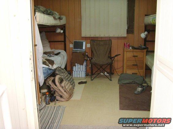 st830047.jpg Inside pod.