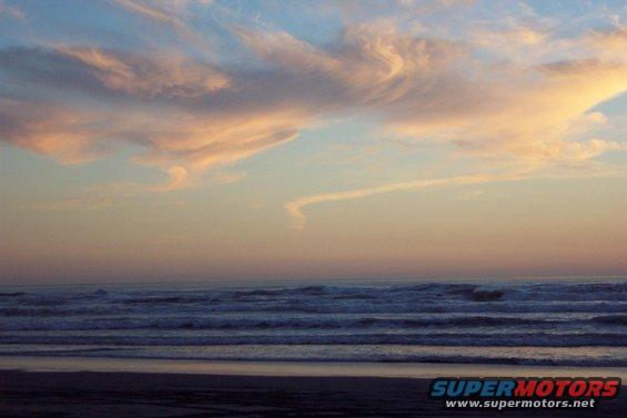 2008051618--long-beach-006.jpg Sunset
(5/16/2008)