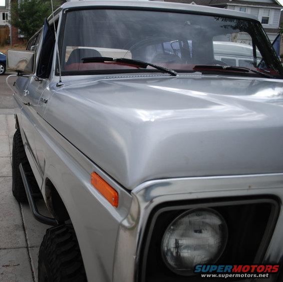 dsc_290a.jpg the tires stick out farther than the sliders 
