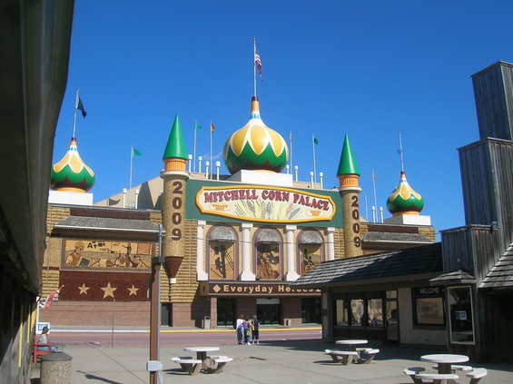 Mitchell Corn Palace building with '2009' visible on towers and 'Mitchell Corn Palace' sign