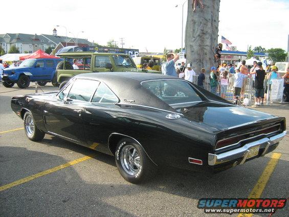 img_0018.jpg tires match the car.