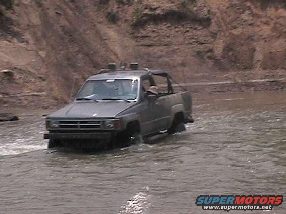 John ging through the river