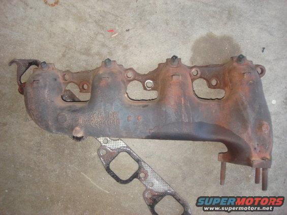 exhaust-fix-12.jpg here is a closer look at the drivers side exhaust manifold. it itself is in good shape. just a blown gasket.