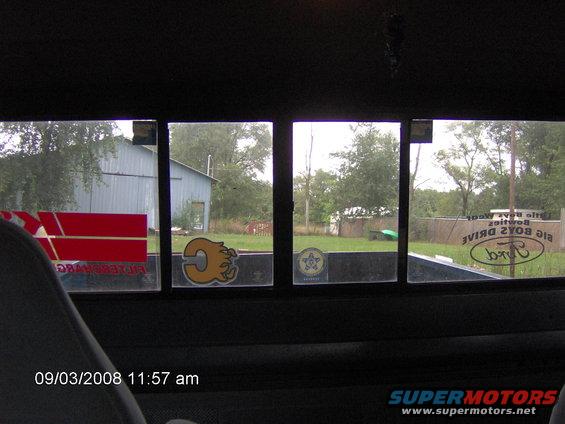 im001040.jpg back window inside shot