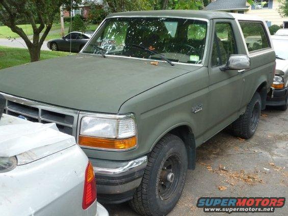 Green 1992 Ford Bronco, 3/4 front view