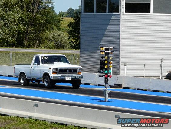 p1000601.jpg Another launch with the front suspension hanging pretty good.