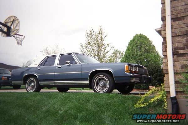 1988 Ford Crown Victoria “Papa Smurf”