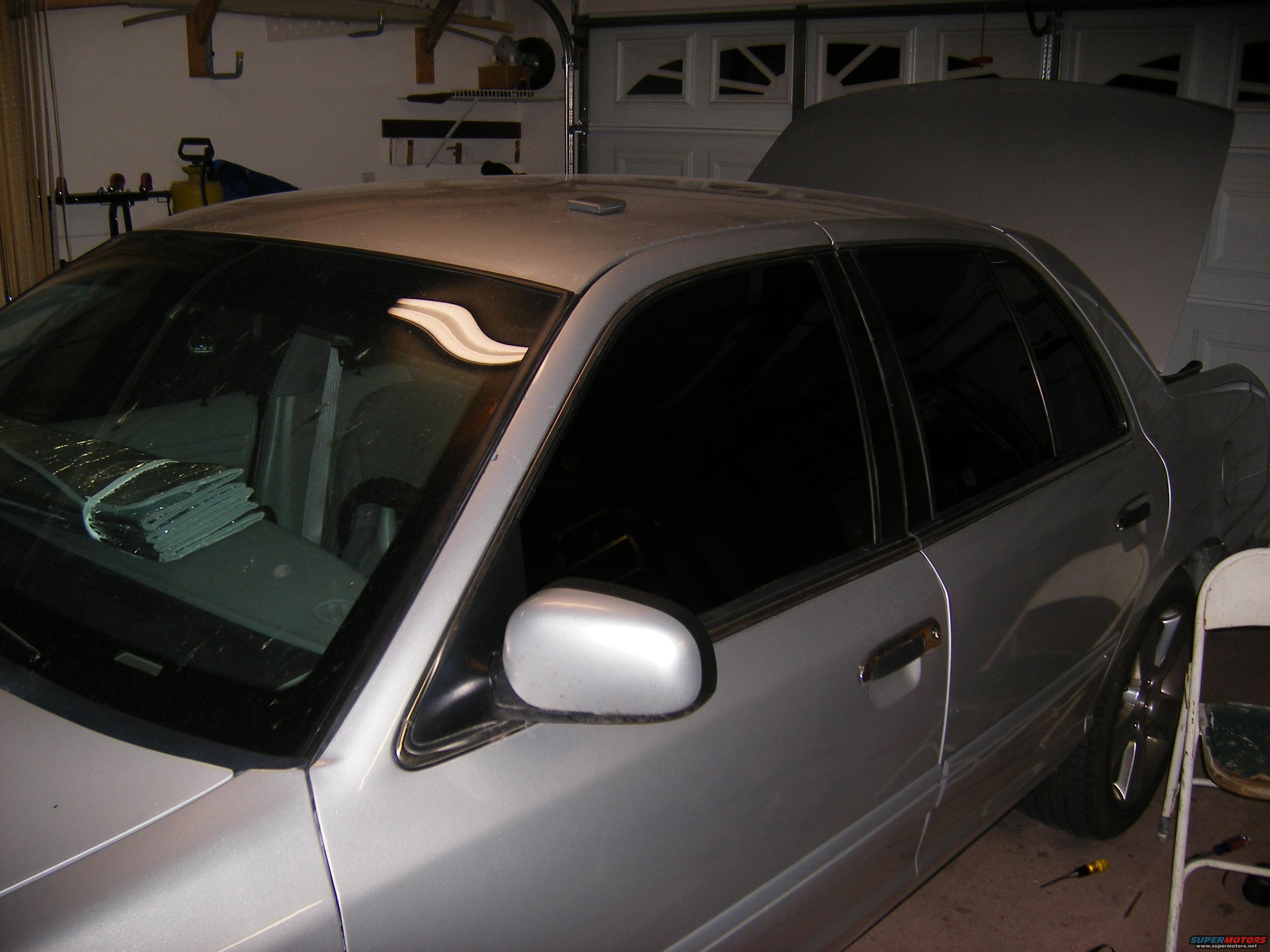 2001 Ford Crown Victoria photo