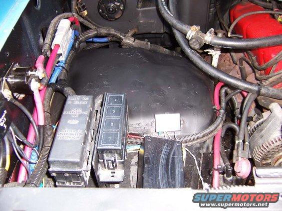 batt-reloc-8.jpg That all made the space I needed for other electrical modifications 