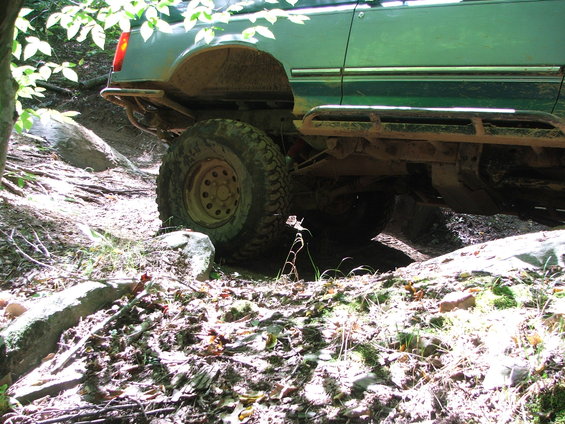 bronco-rear-droop.jpg 