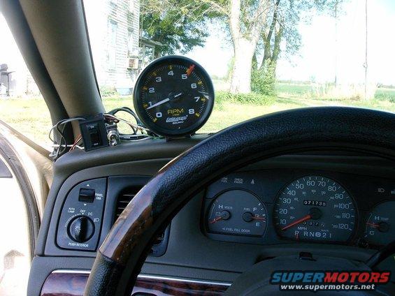 imagjfigpe0014.jpg autometer tach