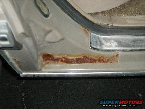 img_0026.jpg passenger side rear door jam