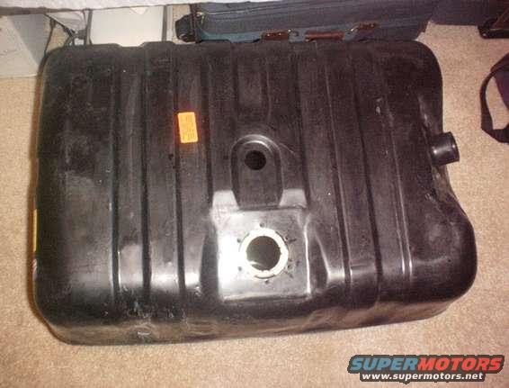 sd820001.jpg New Tank