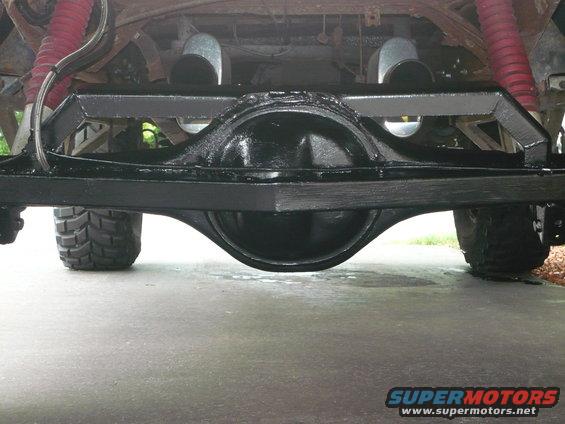 p1000704.jpg Rear axle braces