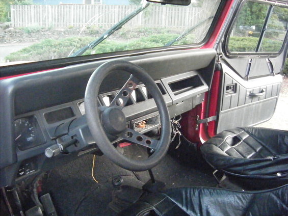 The front seats are of the harness off road type, not sure if I'll keep them or change the platform on the stock brackets to lower them slightly. Kind of comfy once you get in it that is.