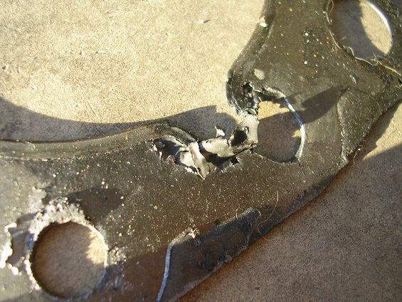 dscn3517.jpg Blown Head Gasket-Closeup