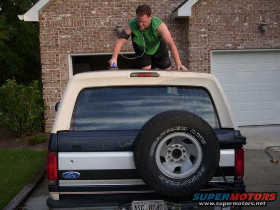 cleaning-the-93-bronco006.jpg 