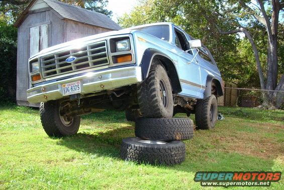 bronco-012.jpg poser