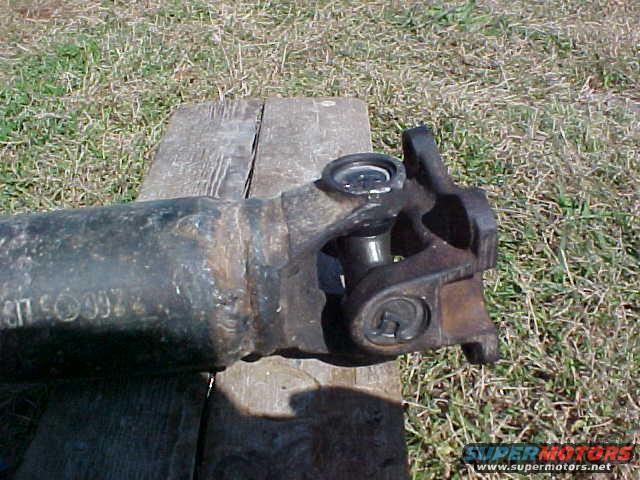 dshaftflange013.jpg flange with new u-joint installed on d-shaft