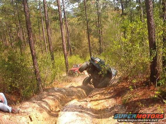 im000265.jpg good buddy Nick, showing how a dana 30 can survive..Way to go Nick!