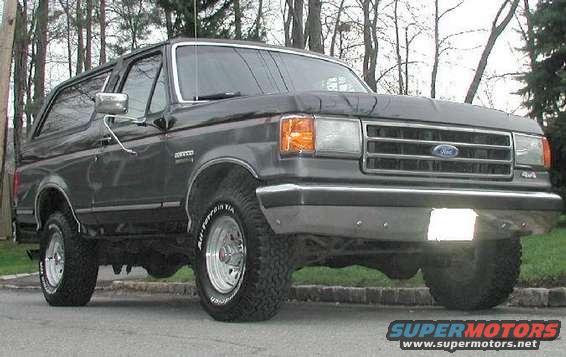 Dark gray 1989 Ford Bronco 3/4 front view