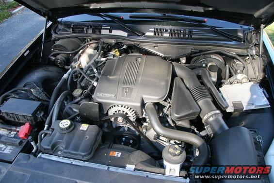 32V 4.6L V8