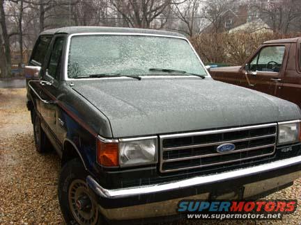 Dark green 1989 Ford Bronco front grille and headlights