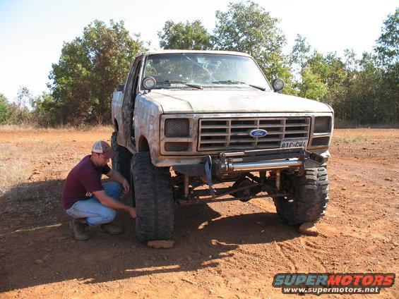 barnwell-10.26.08-005.jpg Jack, swappin tires