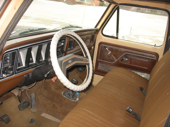 1978 Ford F-250 interior with brown seats and dashboard