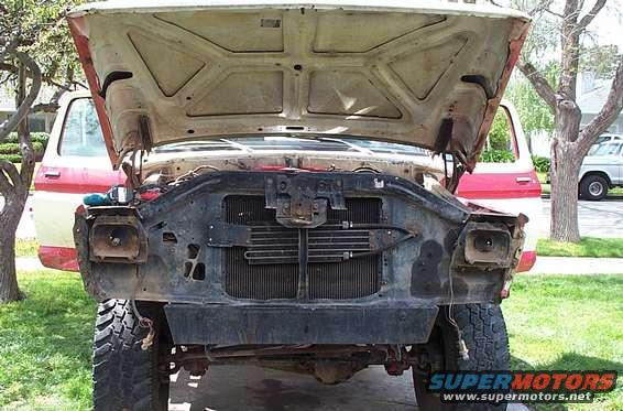 dcp_3430.jpg Stripping the old Red and White.