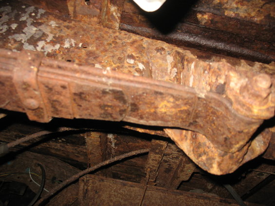 Front hanger of rear spring on Passenger side