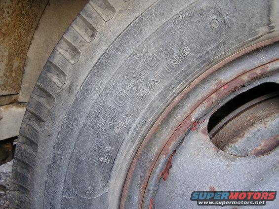 wwii-trailer-003.jpg 7.50-20 tire 10 Ply rating, GAWR of 6,280 Single set of wheels (from a website that sold the same size tires)