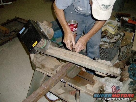sqds21.jpg cutting tubing on power saw