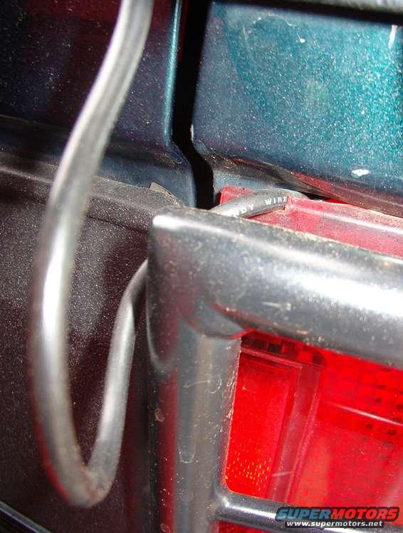 cb_antenna_wire.jpg CB Antenna Wire Routing