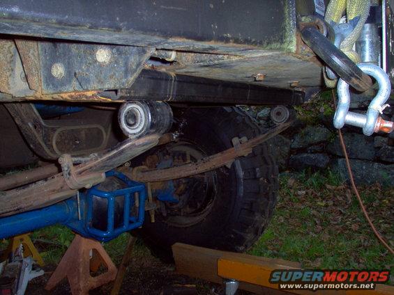 im000135.jpg The same view from the passenger side. Now I'll get to work on the spring hangers.